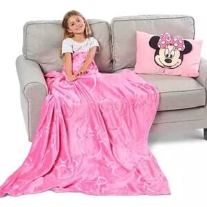 Minnie Mouse Silk touch blanket and Pillow set